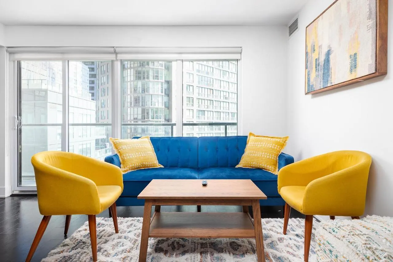 Upscale & Modern 2Bd + Den 2Ba Heart Of Downtown! Apartment Toronto