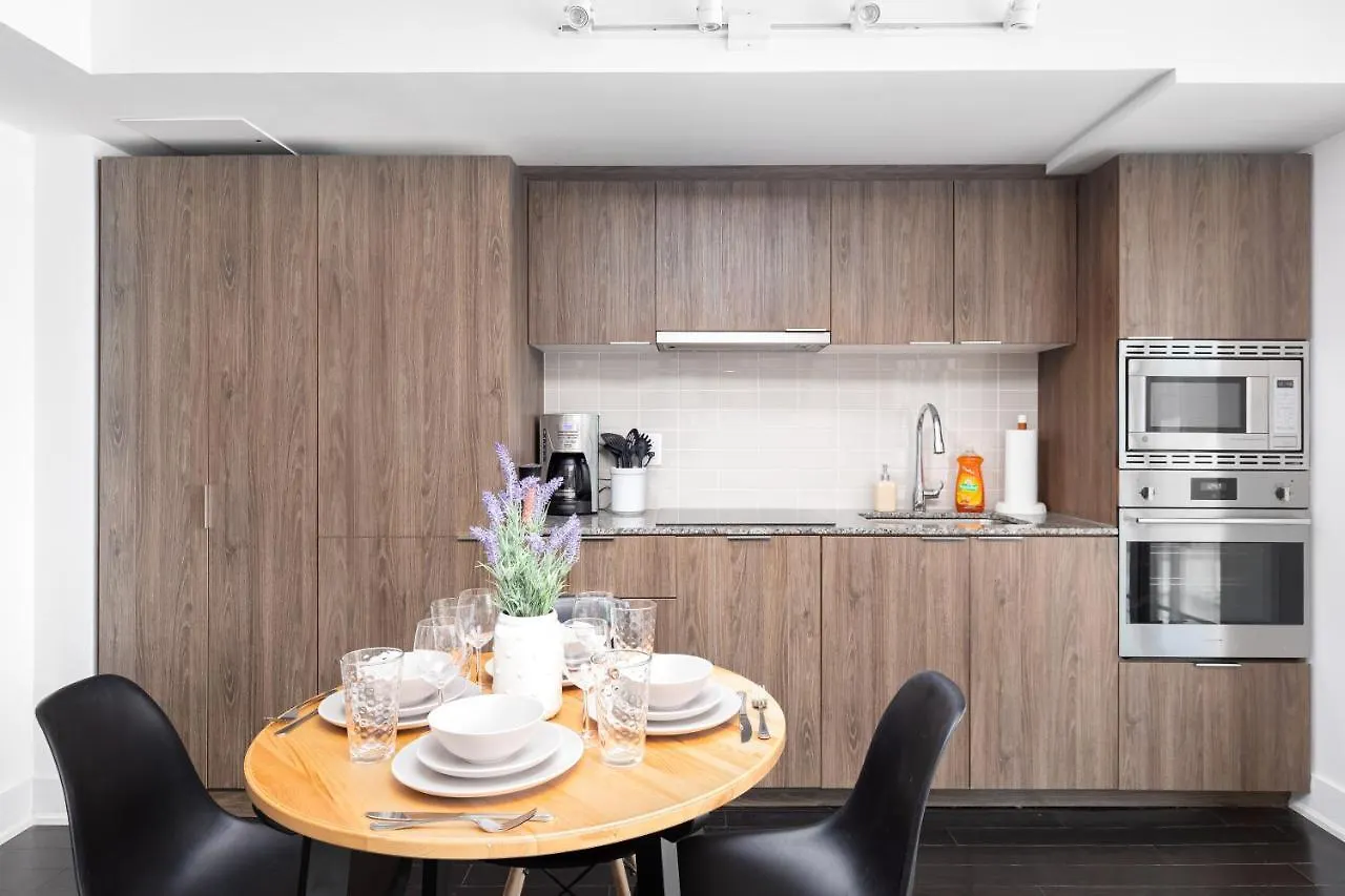 Upscale & Modern 2Bd + Den 2Ba Heart Of Downtown! Apartment Toronto Canada