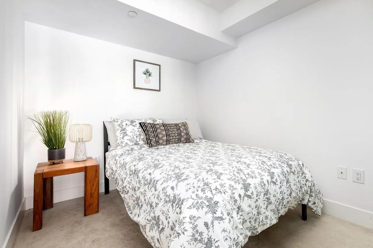 Upscale & Modern 2Bd + Den 2Ba Heart Of Downtown! Apartment Toronto 0*,