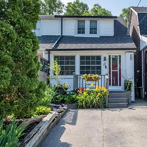 Holiday home Charming Beach Retreat, Toronto